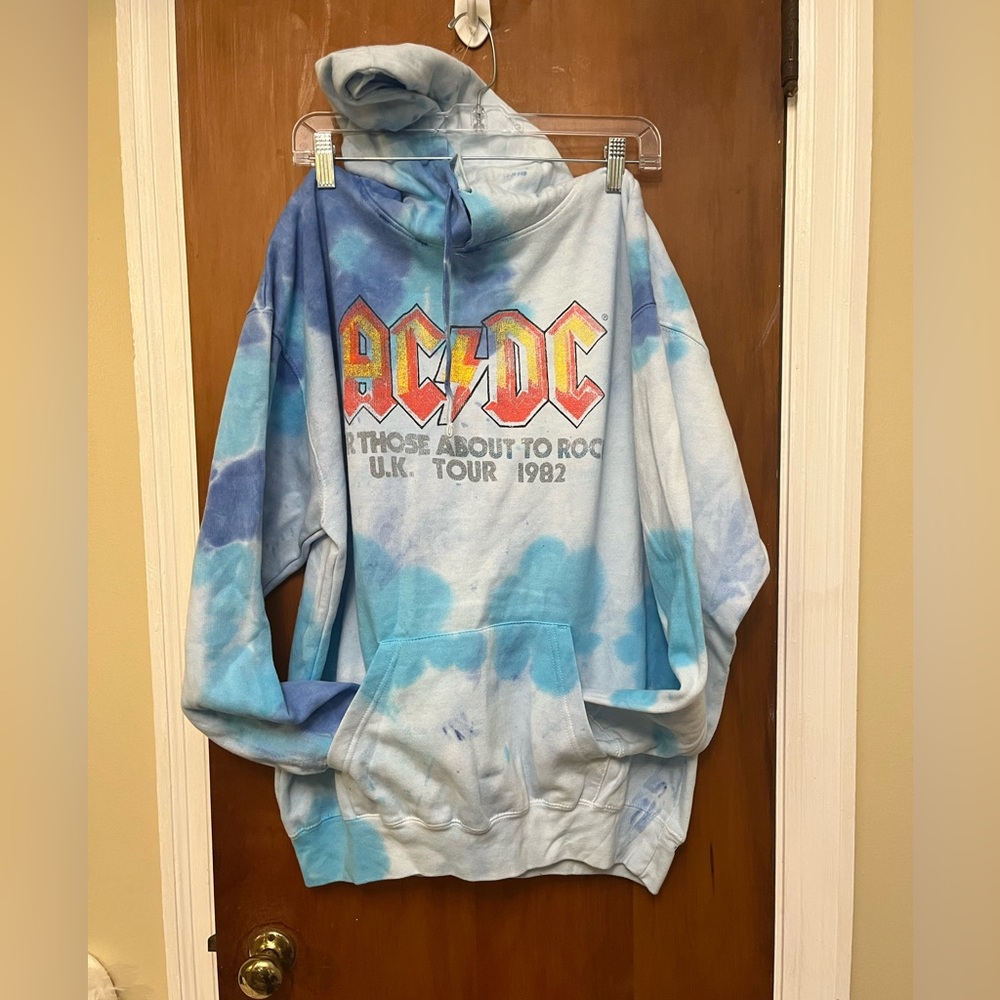 🆕 AC/DC Graphic Hoodie 2X in Blue Tie-Dye. XO